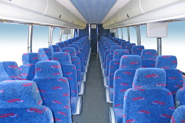 50 person charter bus rental milwaukee