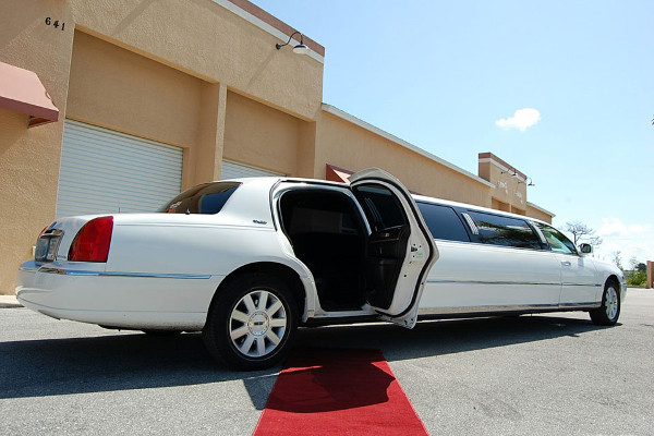 Greenfield Lincoln Limos Rental